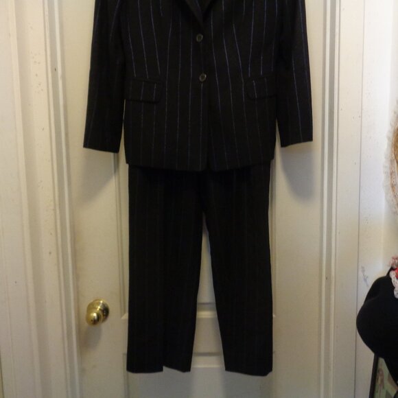 SUITING LADIES BLACK & BLUE WOOLY BLEND LIZ CLAIBORNE SUIT 6 - Picture 16 of 16